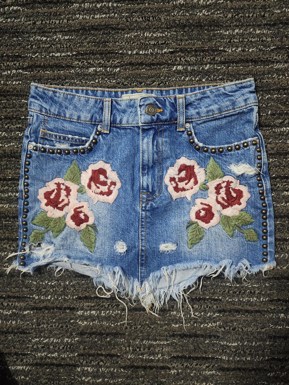 Free People Denim Mini Skirt Wild Rose Embroidered Size 24 Waist Festival EUC - Picture 7 of 13